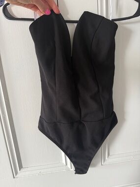 Lulu's Black Strapless Sweetheart Bodysuit